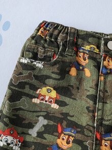 SHEIN | PAW Patrol بنطلون جينز دنيم بطبعة كرتونية مموهة للأولاد الصغار - أخضر عسكري - مشاهدة 4