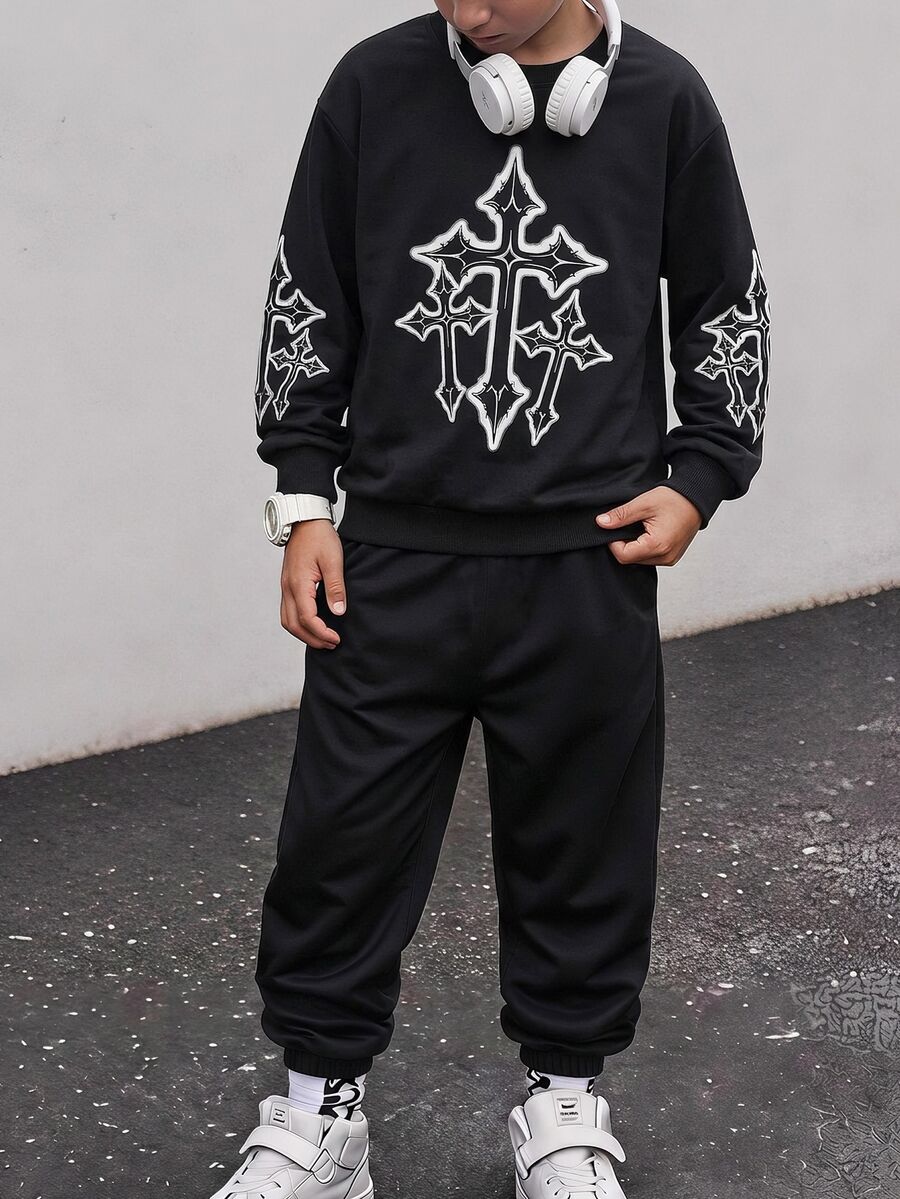 SHEIN 青少年男孩 2件套黑色運動服套裝,圖案連帽衛衣搭配彈性腰鬆緊慢跑長褲,白色印花圖案,適合學校、萬聖節、哥德風 - 黑色 - 查看 1