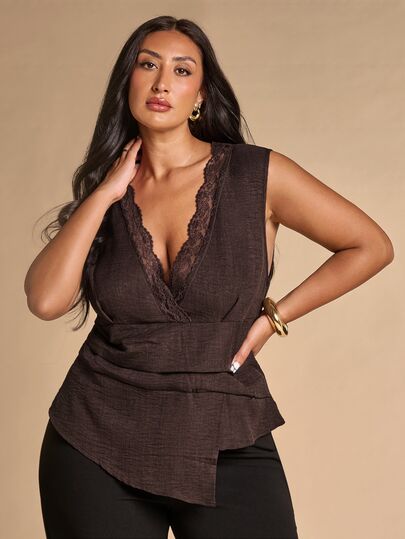 SHEIN BAE CURVE Bluzka pullover plus size w stylu minimalistycznym, do pracy, z koronkowymi wstawkami, marszczeniem w talii, asymetrycznym dekoltem w serek, letni top, na Halloween