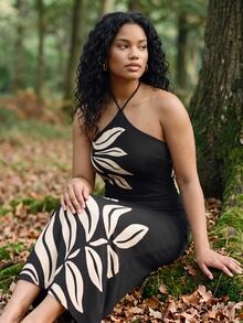 CAJUNI Plus Size Elegant Leaf Print Halter Neck Maxi Dress - Black and White - View 7
