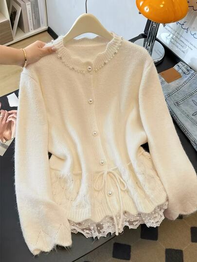 GlowEve CURVE Cardigan Rajut Leher Bulat Wanita Ukuran Besar, Musim Gugur, Manik-manik Mutiara, Pinggang Terikat, Hem Renda Berongga, Elegan untuk Acara Malam Formal, Putih