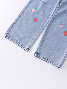 Genkimix Kids 青少年女孩草莓印花磨損寬腿牛仔褲，可愛復古風，適合秋季返校與外出穿搭 - 淺色水洗藍 - 查看 3