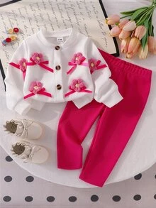 SHEIN Playful Pals 女嬰甜心蝴蝶結兩件套，白色針織開襟長袖上衣搭配桃紅色長褲，柔軟可愛學院風套裝，春夏秋冬日常穿著，拍照出片，顯膚色，媽媽最愛的活力童裝套裝，熱銷軟萌穿搭 - 白色 - 查看 3