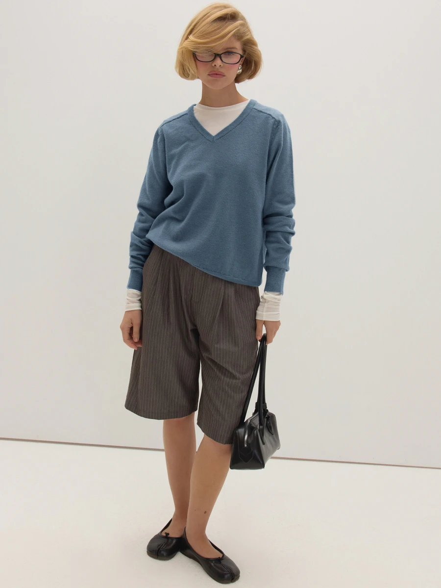 MUSEYN Sweater Rajut Biru Lengan Panjang Bergaris Leher V Ukuran Besar - Biru - View 1