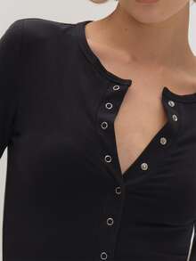 MUSEYN Black Jersey Popper Button Long Sleeve Fitted Bodysuit Everyday Casual Fall New Season Capsule Wardrobe - Black - View 4