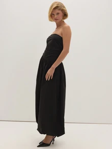 MUSEYN Jumpsuit Hitam Model Bandeau dengan Kaki Mengembang - Hitam - View 3