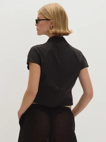 MUSEYN Atasan Hitam Berbahan Tenun dengan Detail Lilitan Silang - Hitam - View 5