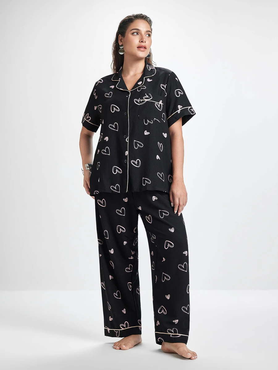 Slumbrini Plus Size Women Heart Print Contrast Piping Top & Pants Pajama Set, Black, For Christmas - Multicolor - View 1