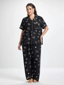 Slumbrini Plus Size Women Heart Print Contrast Piping Top & Pants Pajama Set, Black, For Christmas - Multicolor - View 4