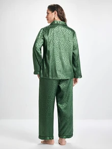 Slumbrini Plus Size Leopard Print Jacquard Faux Silk Lapel Top & Pants Pajama Set, Fall Winter Clothes, Christmas - Green - View 2