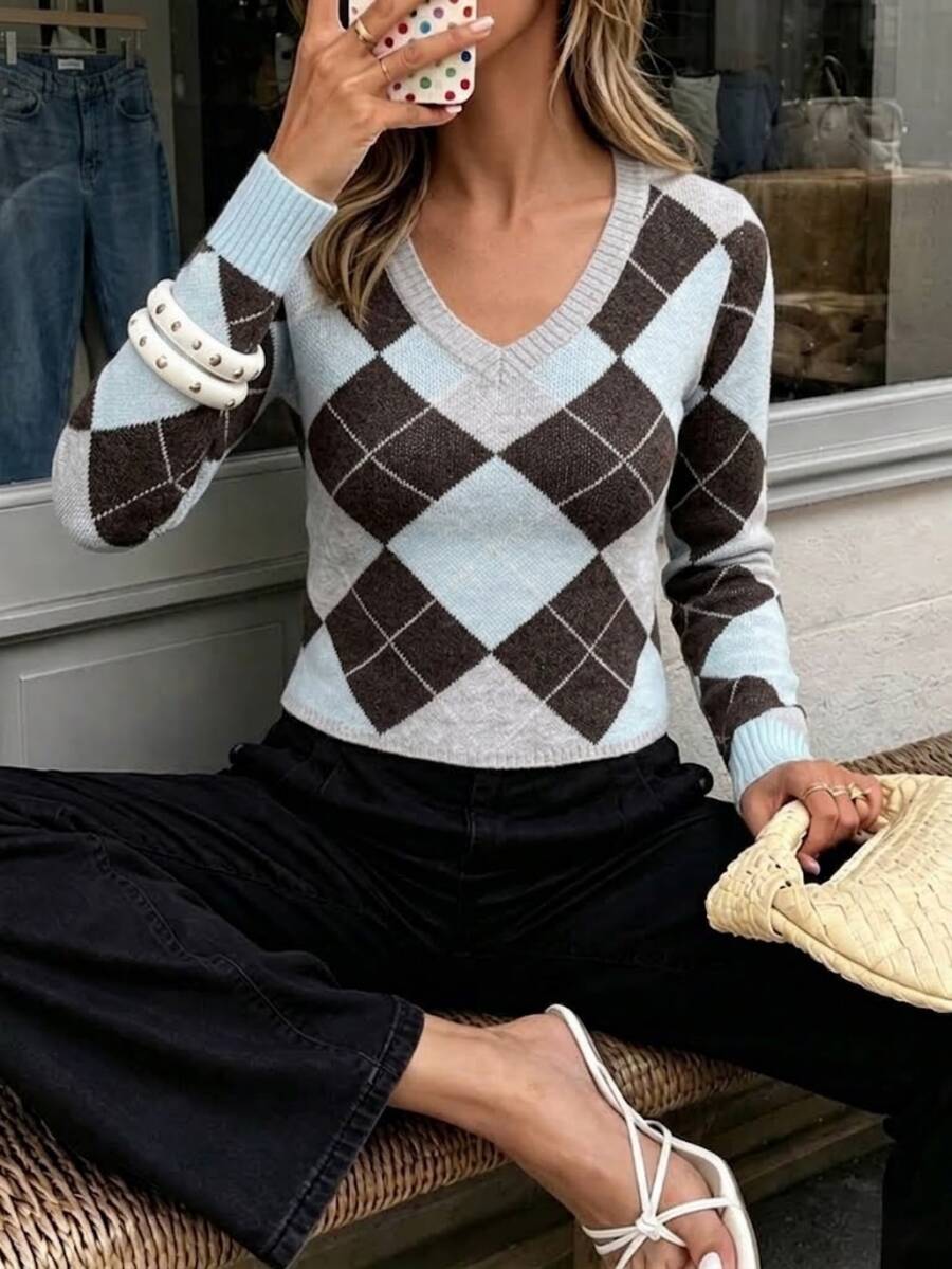 Glamine Sweater Lengan Panjang Kasual Wanita Model V-Neck Motif Berlian - MultiWarna - View 1