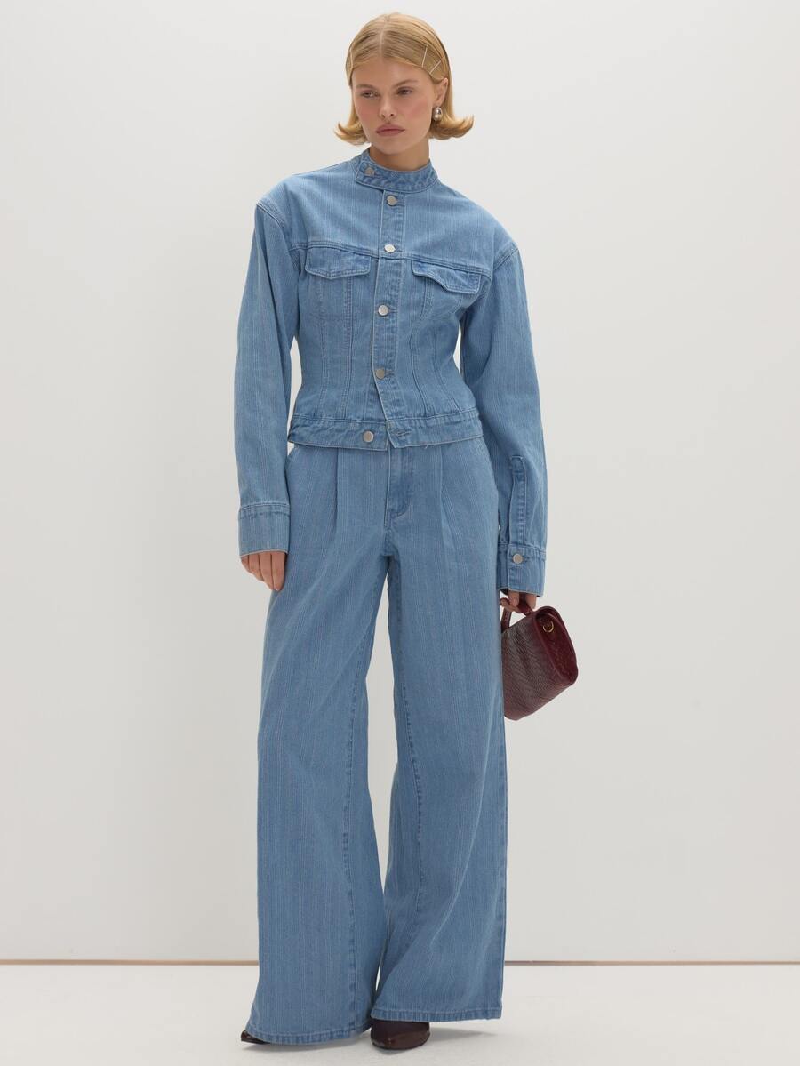 MUSEYN Light Blue Denim Pleated Straight Leg Jeans Classic Timeless Essential Everyday Weekend Fall - Medium Wash - View 1