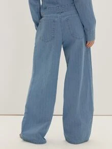 MUSEYN Light Blue Denim Pleated Straight Leg Jeans Classic Timeless Essential Everyday Weekend Fall - Medium Wash - View 5