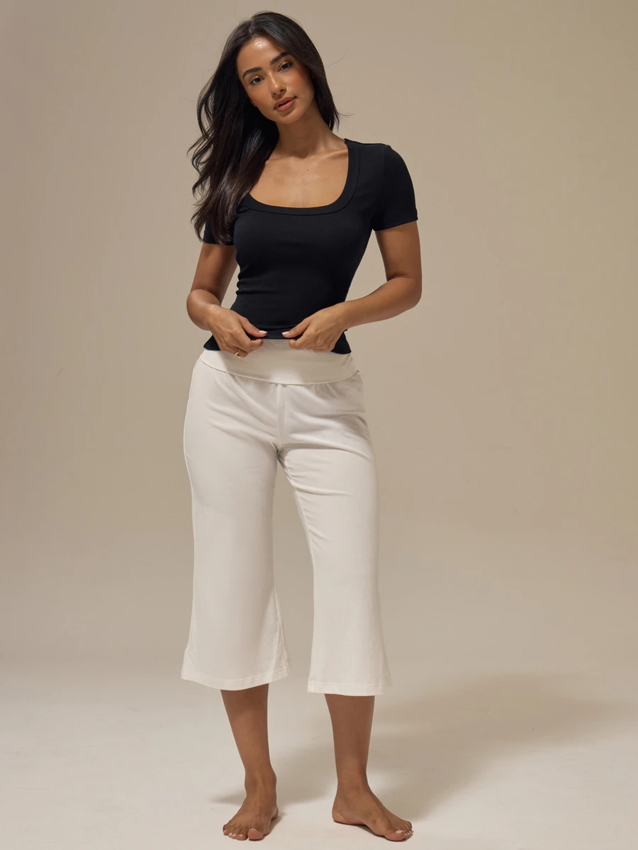 MUSERA ESSENTIALS Celana Capri Model Crop dengan Lipatan di Pinggang, Model Mengembang, Cocok untuk Pakaian Santai Sehari-hari di Musim Panas dan Gaya Feminin - Putih - View 1