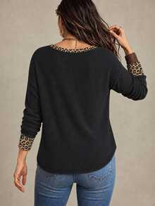 Breezaya Patchwork Design Minimalist Leopard Print Long Sleeve V-Neck Plus Size T-Shirt - Multicolor - View 2