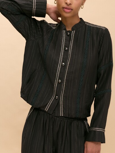 Nöista Black Jacket,  Long Sleeves, Detailed With  Metallic Gold Trim. Fall,Winter, Elegant,Haloween, Night Out, Christmas, Elegant,Formal Event, Dinner.