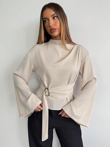 Aloruh Blus Fashion Wanita Warna Polos Kerah Tegak Lengan Panjang dengan Dekorasi Logam di Pinggang - Khaki - View 1