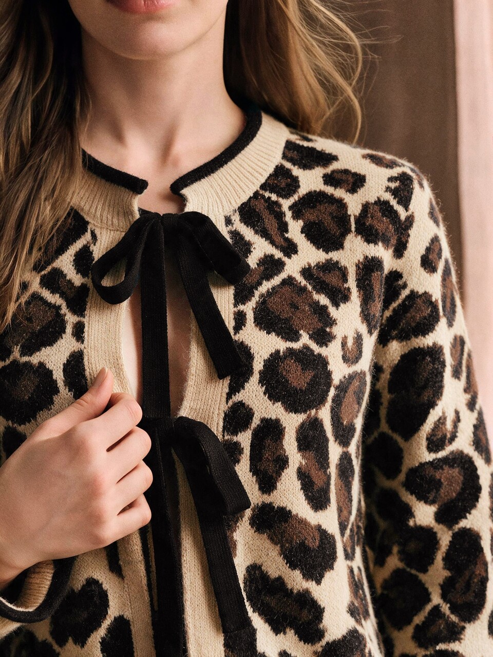 Anewsta Casual Women's Leopard Print Knitwear Cardigan With Tie Neck And Long Sleeves