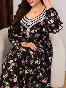 Lacomfia Casual Minimalist Floral Sweetheart Neckline Lace Trim Metal Button Decor Long Sleeve Loose Regular Fit Plus Size Dress For Spring And Autumn - Multicolor - View 4