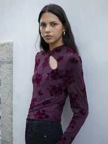 Nöista Womenswear Fitted Long Sleeve Top With Jacquard Fabric In Burgundy Color, Perfect For Fall Winter Night Outs, Special Occasions Ang Going Out. - Burgundy - View 1
