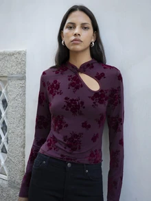 Nöista Womenswear Fitted Long Sleeve Top With Jacquard Fabric In Burgundy Color, Perfect For Fall Winter Night Outs, Special Occasions Ang Going Out. - Burgundy - View 3
