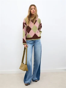 Nöista Sweater Rajut Argyle Warna Pink, Olive, dan Cokelat dengan Kerah Bulat Bergaris dan Lengan Mengembang. Cocok untuk Musim Gugur dan Musim Dingin, Kemahasiswaan, Rombhus, Tampilan Sehari-hari, dan Halloween. - Berwarna merah muda - View 4
