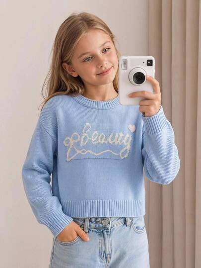 SHEIN New Fashion Versatile Cute Bow Heart Letter Pattern Girls Pullover Sweater, Suitable For Daily, Outing, Travel, Vacation, Home, Childcare And Various Occasions, Also Suitable For Autumn/Winter, Christmas, Halloween, Back To School, Party And Other Occasions, Versatile Clothing For Spring/Autumn/Winter, Ideal Outfit For Girls