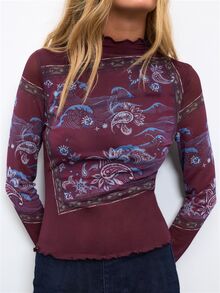 Nöista Burgundy Square-Band Graphic Slim-Fit Long-Sleeved T-Shirt. Street Y2K. Casual, School, Dates, Music Festivals. Fall Winter Parties.Going Out,. - Red Violet - View 2