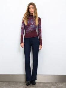 Nöista Burgundy Square-Band Graphic Slim-Fit Long-Sleeved T-Shirt. Street Y2K. Casual, School, Dates, Music Festivals. Fall Winter Parties.Going Out,. - Red Violet - View 1