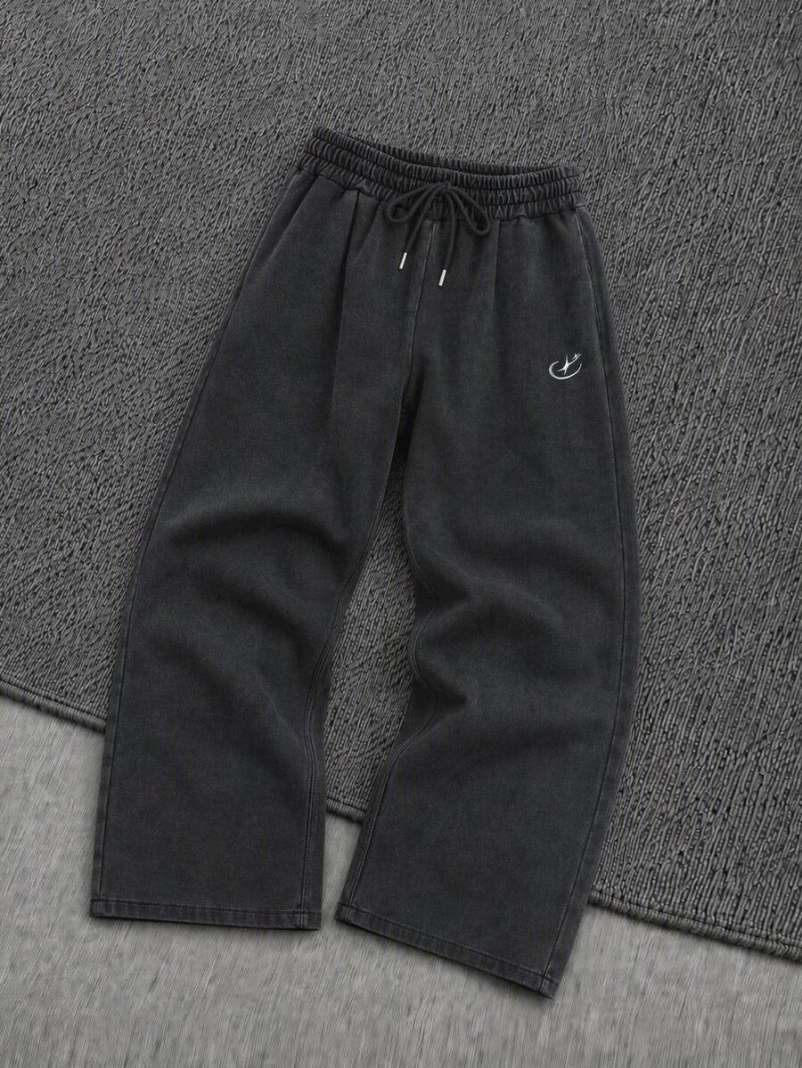 Mainfolk 男士春秋夏款休閒寬鬆長褲 標準尺寸 刺繡黑色雪花洗水 - 黑色 - 查看 1