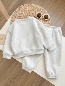 SHEIN Babygirl 可爱灰色字母印花长袖卫衣和裤子套装，秋冬 - 淺灰色 - 查看 2