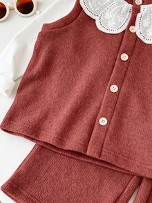 Genkimix Kids 3件組少女荷葉領修身純色打底上衣 + 蕾絲領時尚休閒前開扣背心 + 純色直筒長褲 - 酒紅色 - 查看 8