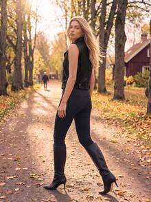 Anewsta Autumn Asymmetrical Placket Textured Fabric Cropped Vest - Black - View 6