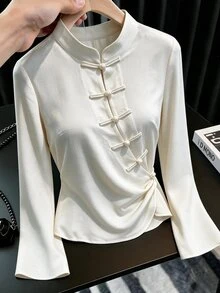 SHEIN 女款秋冬通勤休閒舒適新中式針織立領前片抽褶開襟盤扣喇叭袖上衣 - 杏色 - 查看 10