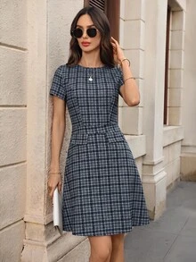 EMERY ROSE 女款格紋圓領短袖鈕扣設計優雅學院風短洋裝，適合辦公室與早午餐，海軍藍配色白色 - 深灰色 - 查看 6