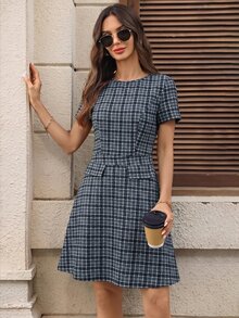 EMERY ROSE 女款格紋圓領短袖鈕扣設計優雅學院風短洋裝，適合辦公室與早午餐，海軍藍配色白色 - 深灰色 - 查看 7