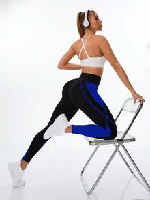 Exploreva Exploreva Celana Legging Olahraga Yoga Wanita Pinggang Tinggi Tanpa Jahitan dengan Kombinasi Warna - MultiWarna - View 2