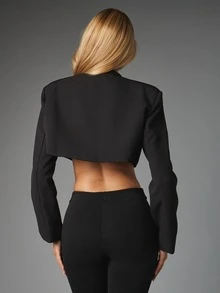 MISSGUIDED Jaket Blazer Pendek dengan Hiasan Kepang Tali Emas, Bahu Terstruktur, Bagian Depan Terbuka, Gaya Pesta Malam Terinspirasi Militer - Hitam - View 2