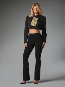 MISSGUIDED Jaket Blazer Pendek dengan Hiasan Kepang Tali Emas, Bahu Terstruktur, Bagian Depan Terbuka, Gaya Pesta Malam Terinspirasi Militer - Hitam - View 3