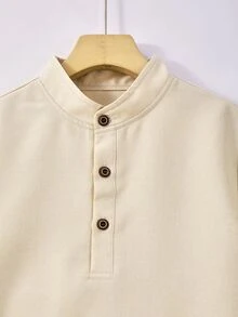 SHEIN 2件組男孩夏季休閒立領百搭襯衫與純色極簡口袋長褲套裝，適合日常穿著與戶外穿搭 - 杏色 - 查看 4