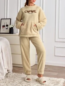 SHEIN Cottnline طقم بيجامة من الفرو الناعم بتصميم الدب الأنيق للأبد - بيج - مشاهدة 4