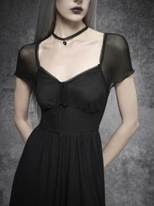 SHEIN ICON 經典黑色哥德風網紗修身洋裝，配透視短袖、心形領口、前綁帶設計，適合夜間約會與萬聖節派對 - 黑色 - 查看 7