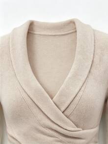 Trelyra Sweater Fashion Lengan Panjang Wanita Warna Polos dengan Desain Silang - Khaki - View 6