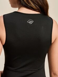 Exploreva Exploreva Women's Solid Color Round Neck Sleeveless Casual Outdoor Dress With Shorts - Black - View 4