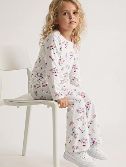 Maija Kids Maija Kids 2 Pcs Setelan Anak Perempuan Elegan Kasual Nyaman Dasar dengan Lapisan Dalam Lucu Manis Motif Bunga Kerah Bulat dan Celana Panjang Flare Pinggang Elastis Cocok untuk Kembali ke Sekolah Cocok untuk Jalan-jalan Cocok untuk Aktivitas Santai Cocok untuk Berkumpul Cocok untuk Musim Gugur Cocok untuk Musim Dingin