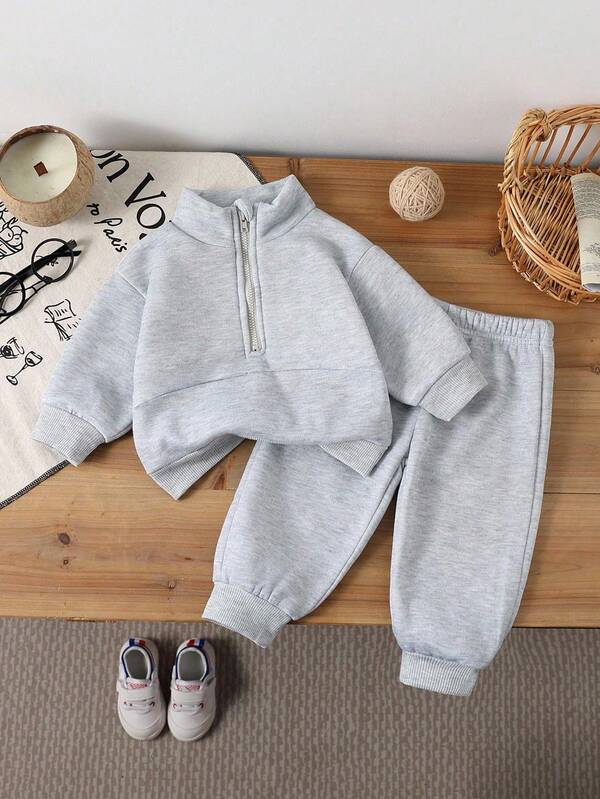 SHEIN 2pcs/Set Baby Boy Light Gray Long Sleeve Fleece Lined Half-Zip Hoodie And Solid Color Elastic Waist Pants Set, Simple Autumn/Winter Family Comfortable Clothing