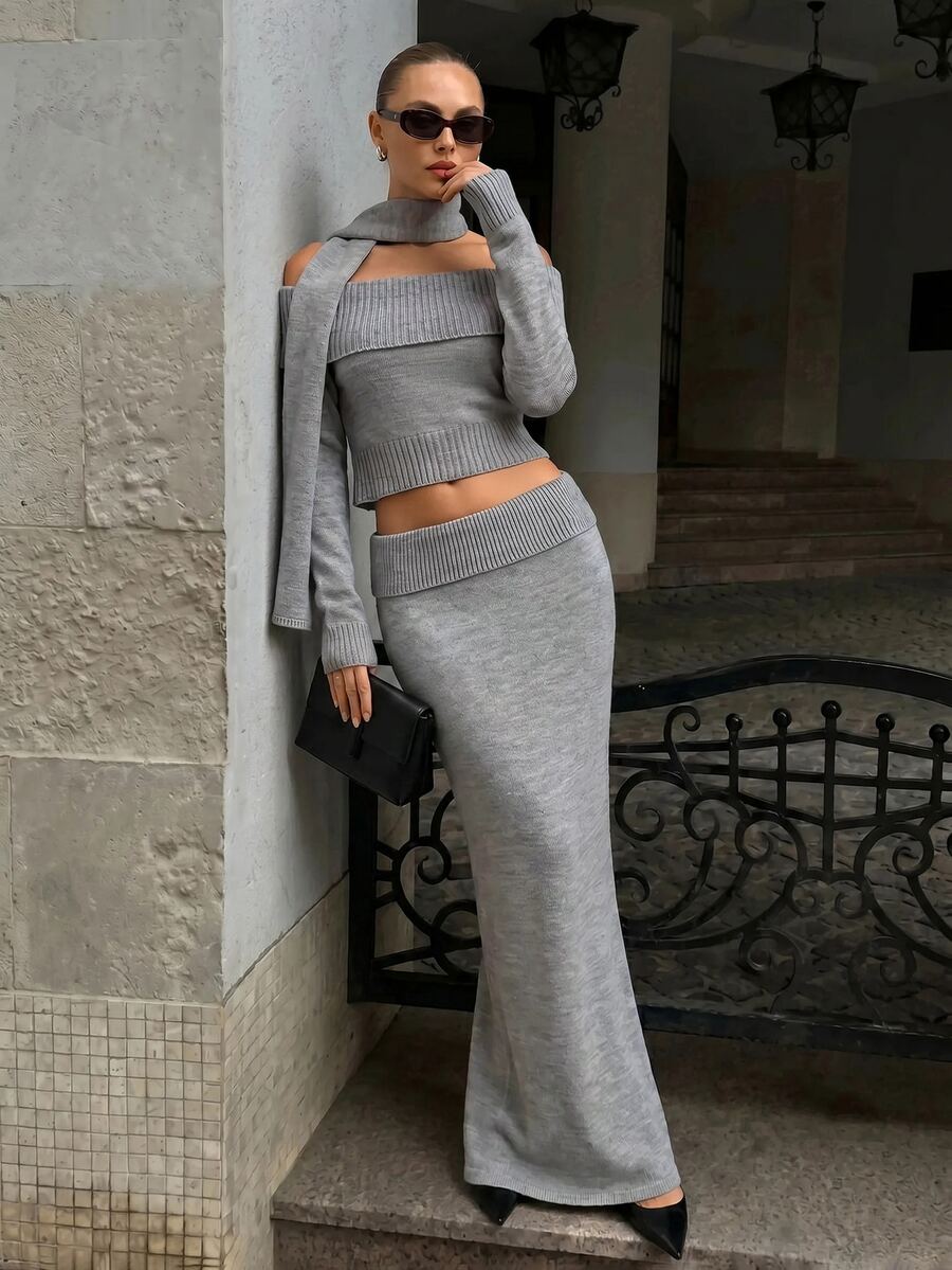 CLARA VERO طقم وشاح محبوك رمادي مكشوف الكتف بطول ماكسي، بقصة عادية، مثالي لأيام الشتاء أو المناسبات الأنيقة - رمادي فاتح - مشاهدة 1