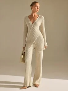 CLARA VERO طقم محبوك بأسلوب بالازو مع لفات، ضيق، مناسب للبرانش أو المكتب، فتحة V عميقة، أكمام طويلة، ملابس علوية ملفوفة متقاطعة، بالازو - بيج - مشاهدة 1