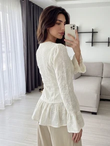 Solavon Blusa elegante de mujer para ir al trabajo, unicolor con bordado floral y bajo con volantes - Albaricoque - Ver 2
