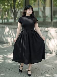SHEIN Unity 限量版櫻花季末大尺碼黑色假領收腰喇叭裙。貼身針織上衣搭配飄逸A字裙，完美遮肚遮臀，適合梨形與蘋果形身材。適用於通勤、約會、出遊及初夏賞花。優雅日系顯瘦洋裝。適合黃金週旅遊穿搭，大尺碼女性專屬，百搭高級感。 - 黑色 - 查看 1